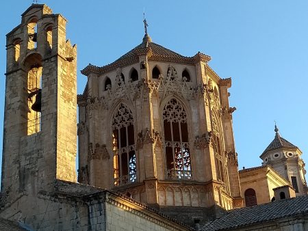 Cimbório e campanário do Monastério de Vallbona - arquitetura Cisterciense. artigo Pilar