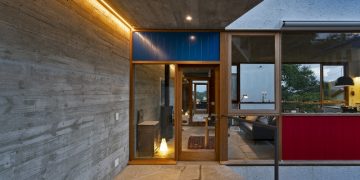 Casa ateliê construída em Florianópolis, Santa Catarina. Fotos Ronaldo Azambuja