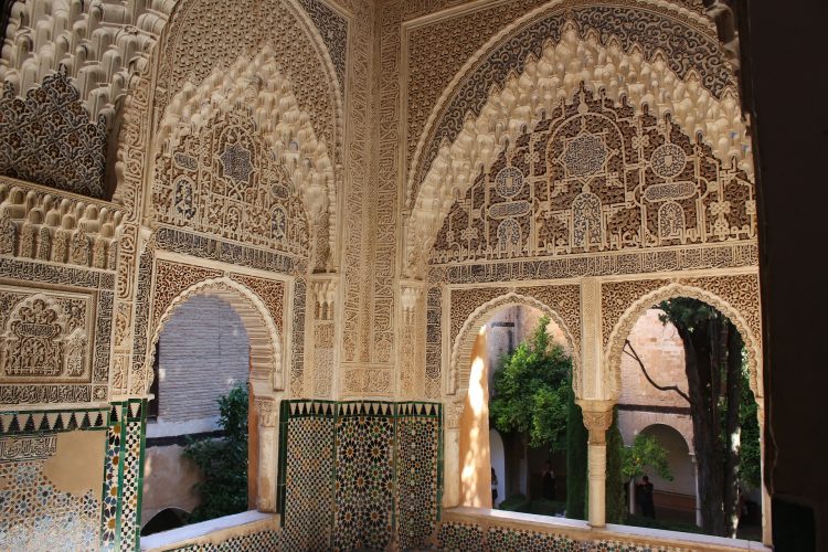 Detalhe decoração do Palácio de Alhambra, em Granada.