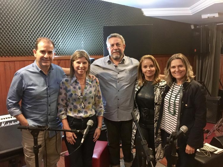 Itamar Cavalli, Ana Lubi, Kako Ribas, Maria Inês e jornalista Simone Bobsin.
