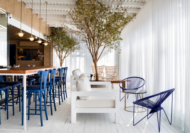 La Belle, em Balneário Camboriú, é um mix de restaurante e casa noturna. Fotos Fabio Severo