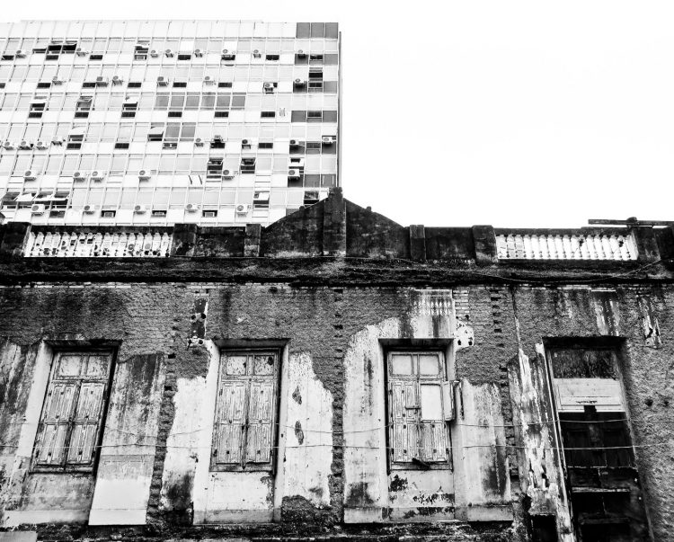 arquitetura abandonada. foto camilla ghisleni