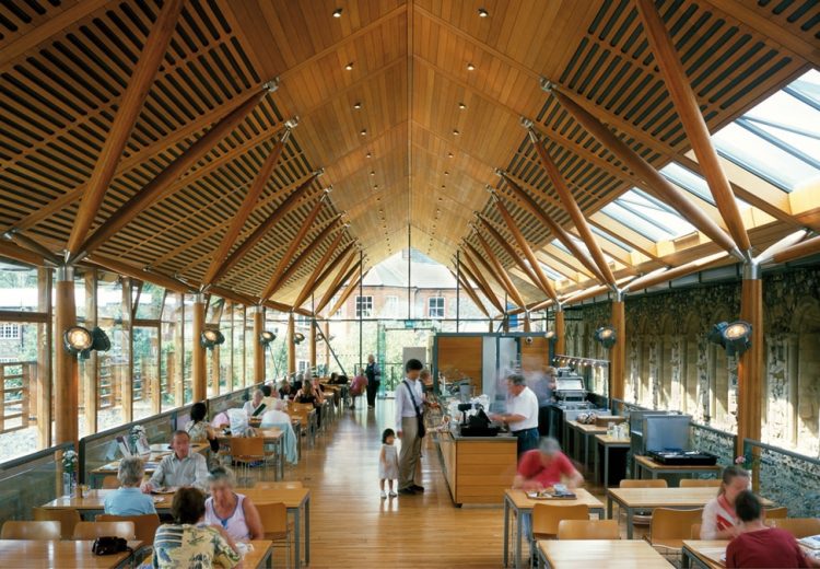 Norwich Cathedral Refectory. Hopkins Architets, UK. (fonte: https://www.hopkins.co.uk/)
