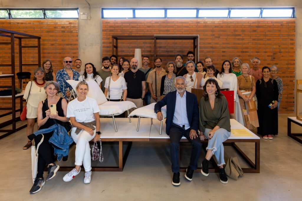 visita guiada-exposição de design-foto soninha vill